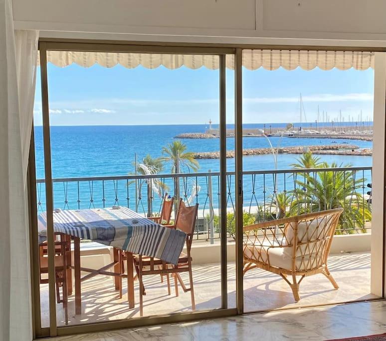 Le Garavan-Vue Mer-Plage-Clim-Terrasse Menton Exterior photo